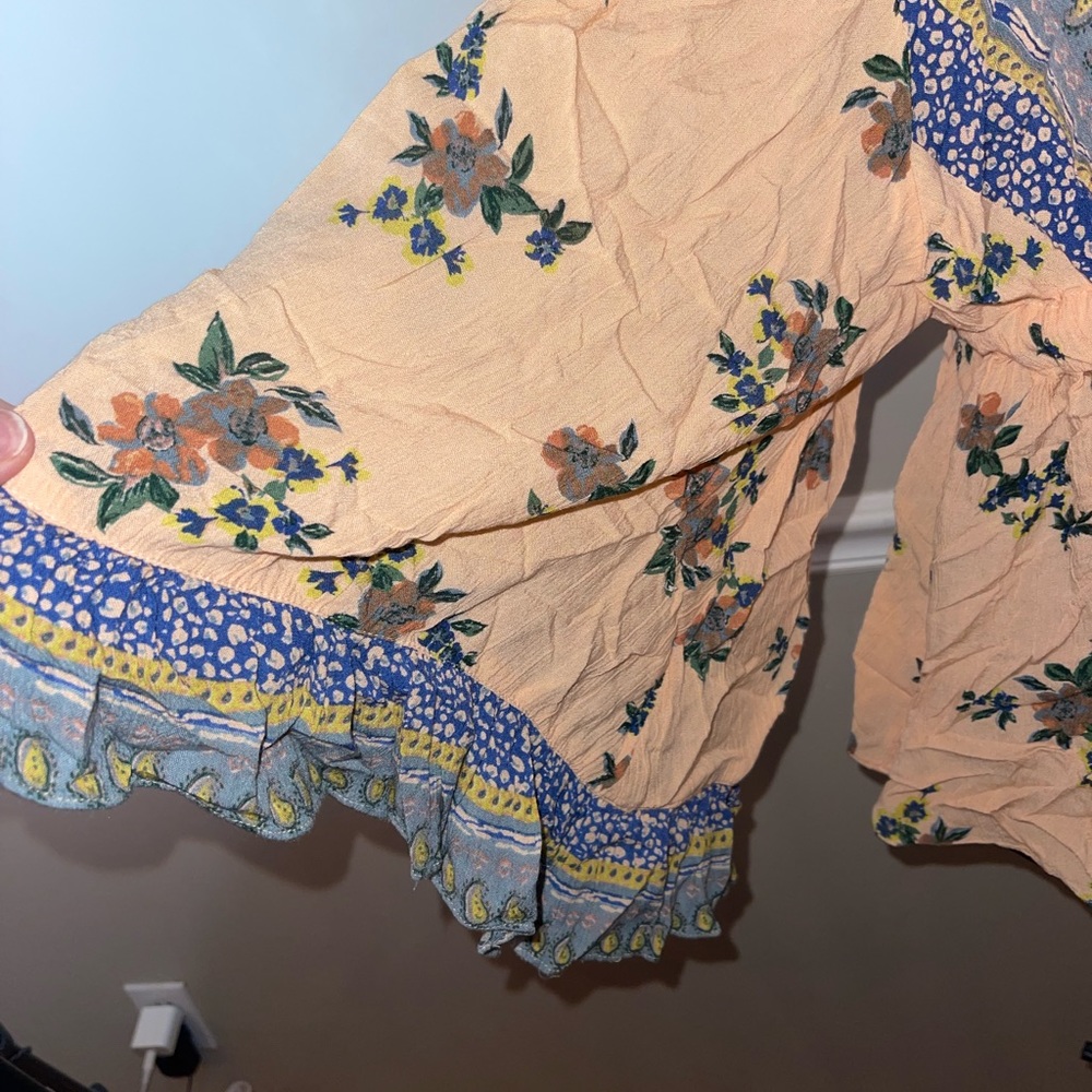 Altar'd State Women's Peach Crochet Trim Floral Boho‎ Chic Shirt Top Size Small - Picture 6 of 6